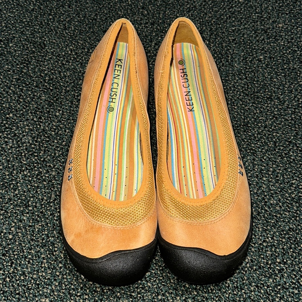 Women’s Shoes
